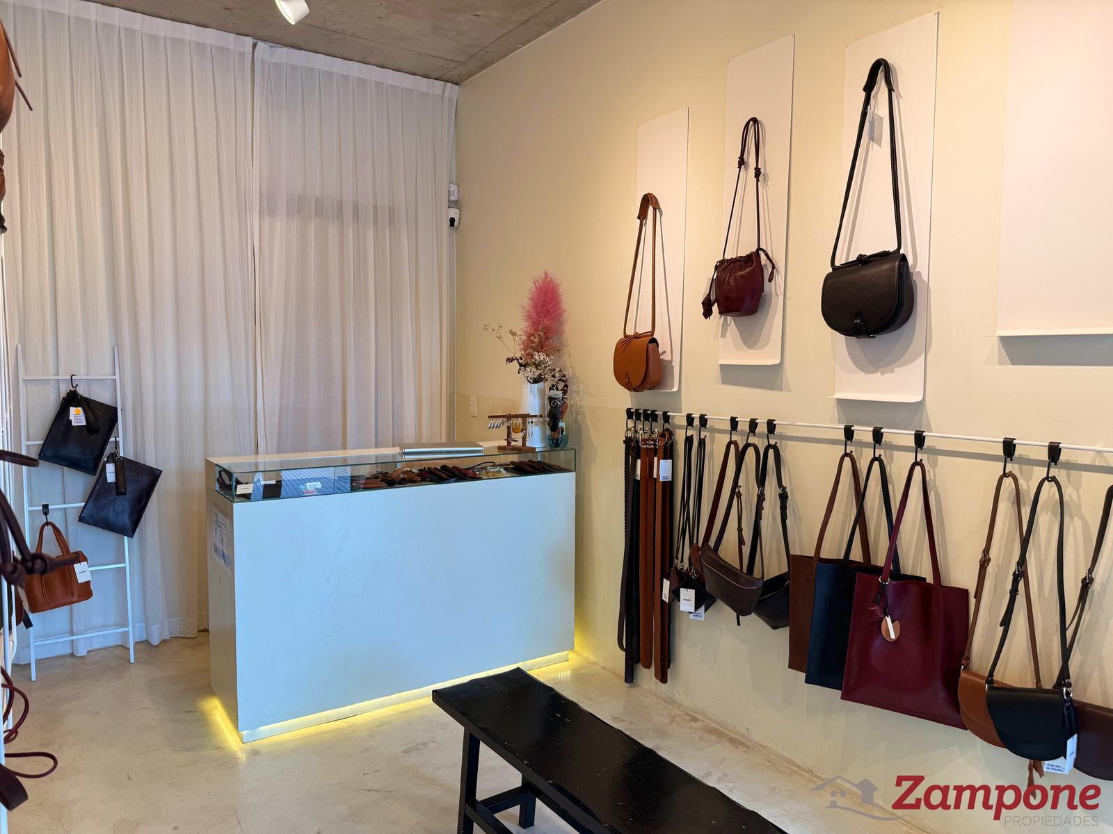 5689553_105146523830162871196808860200413138925776963379809200616402216558949460075018